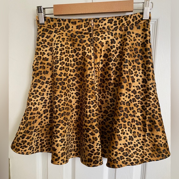 Mi Ami by Francesca’s Women’s Size XS Leopard Animal Print Skirt - Picture 2 of 4